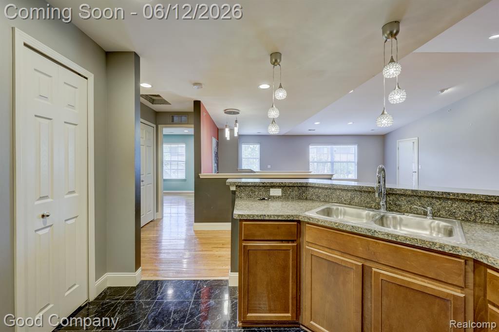 29941 Fox Run Circle Warren, MI 48092 - Photo 19 of 35