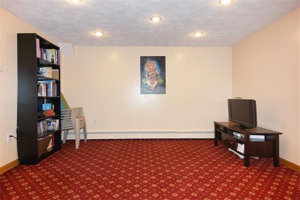176 Fox Hill Road Burlington, MA 01803 - Photo 17 of 20 Gallery Image 17