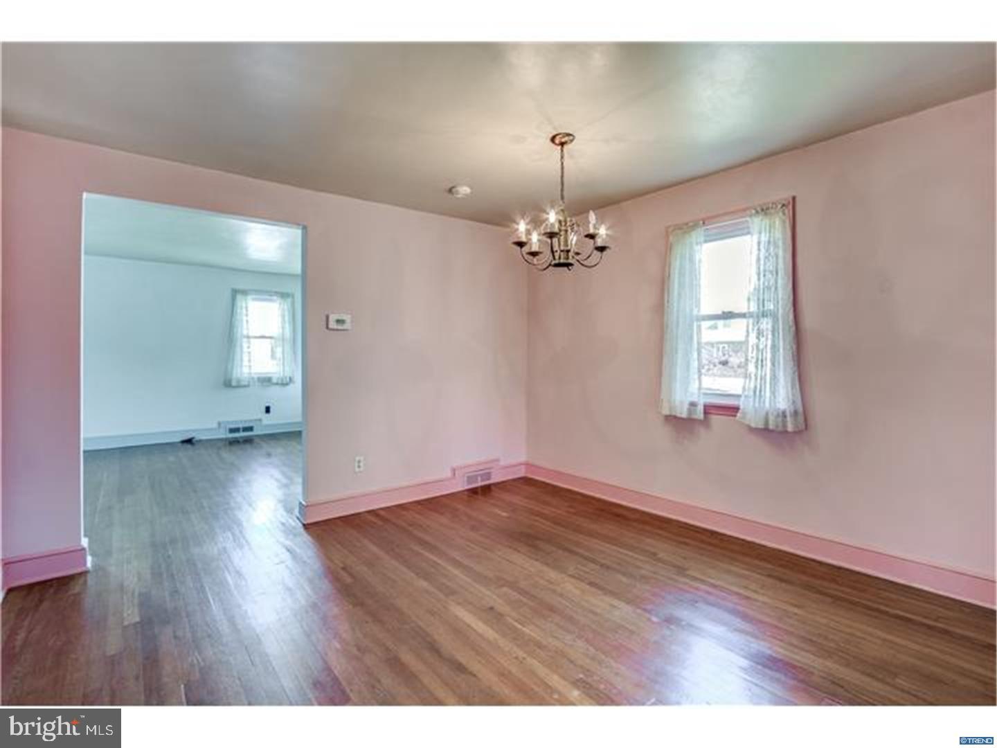 33 Vilone Road Elsmere, DE 19805 - Photo 3 of 25 Gallery Image 3