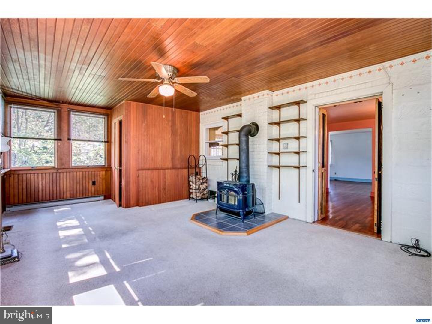 33 Vilone Road Elsmere, DE 19805 - Photo 4 of 25 Gallery Image 4