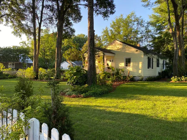 $1,150,000 | 647 Adluh Street, Mount Pleasant, SC 29464