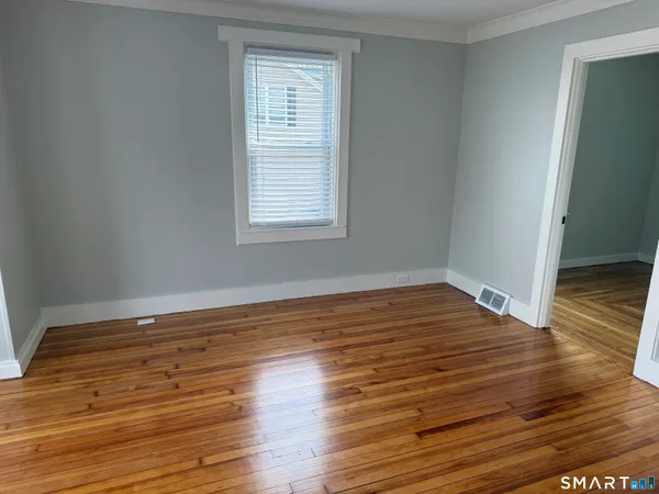 $1,500 | 159 Hickory Street, Norwich, CT 06360
