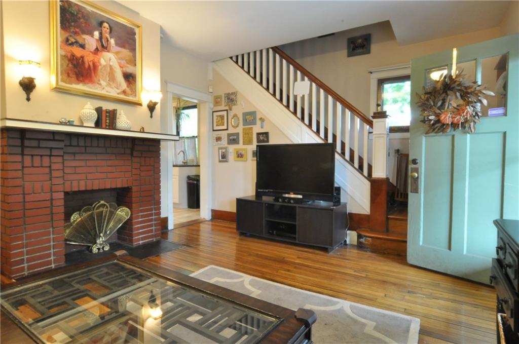 3534 Ridgway Street Pittsburgh, PA 15213 - Photo 4 of 25 Gallery Image 4