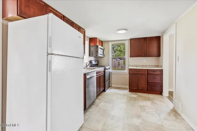 $1,500 | 41 Virginia Avenue, Unit 2, Colonie, NY 12205