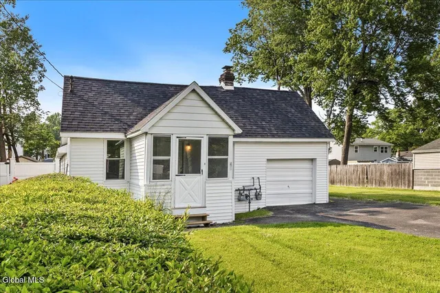 $1,500 | 41 Virginia Avenue, Unit 2, Colonie, NY 12205