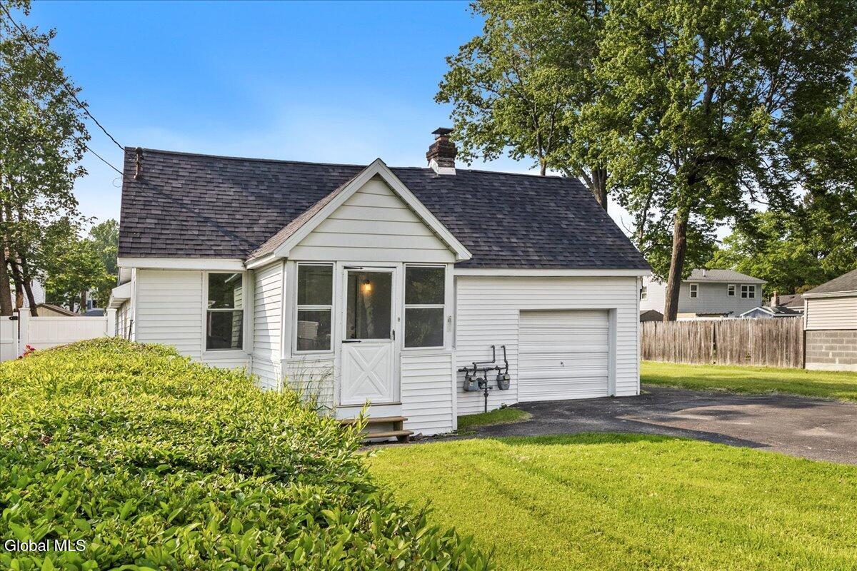 41 Virginia Avenue, Unit 2 Colonie, NY 12205 - Photo 4 of 17 30-IMG_1127