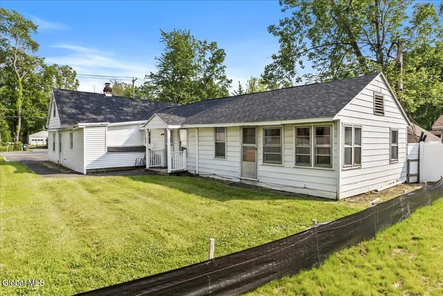 $1,500 | 41 Virginia Avenue, Unit 2, Colonie, NY 12205