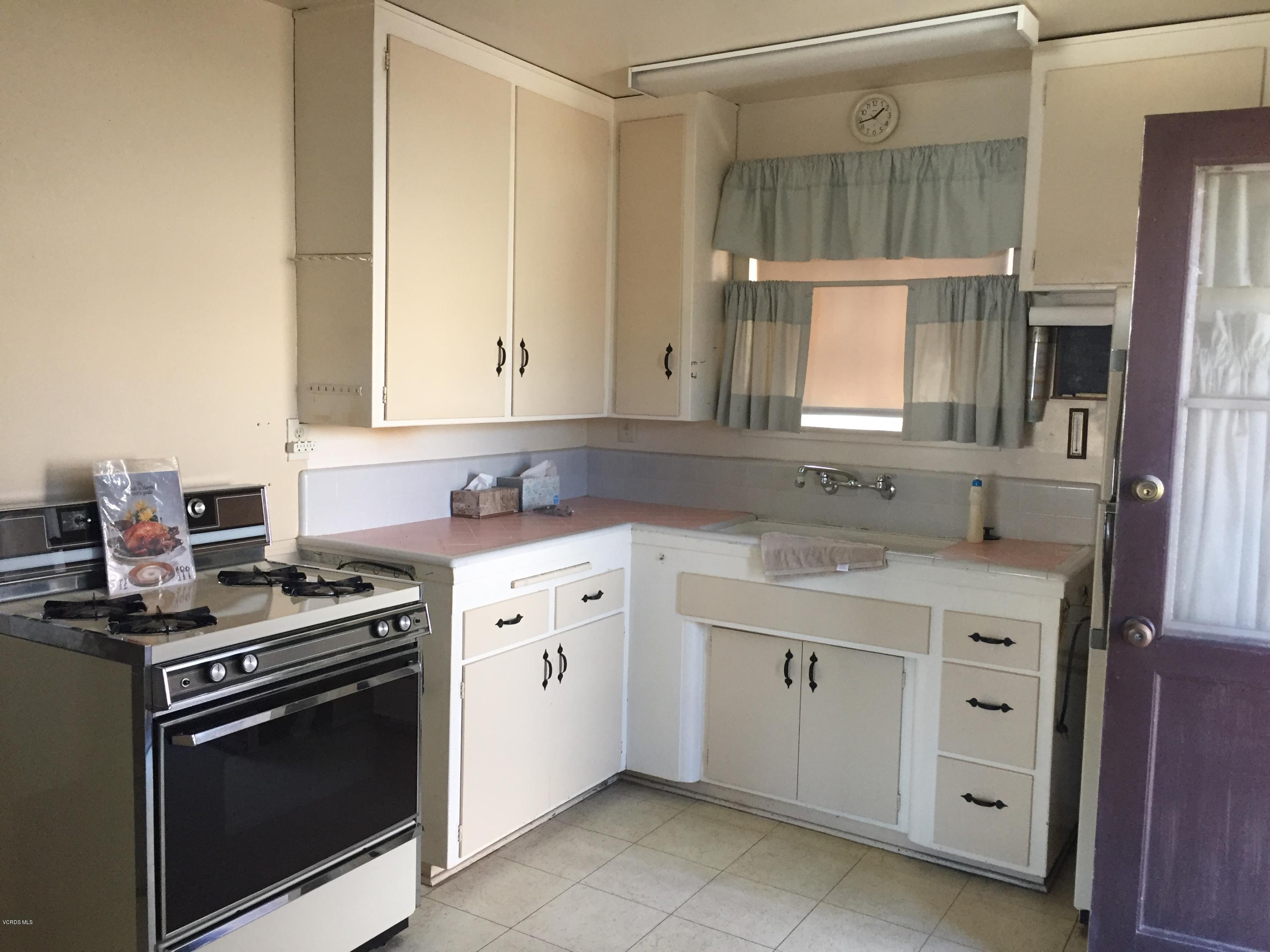 3033 G Street Oxnard, CA 93033 - Photo 5 of 11 IMG_3199