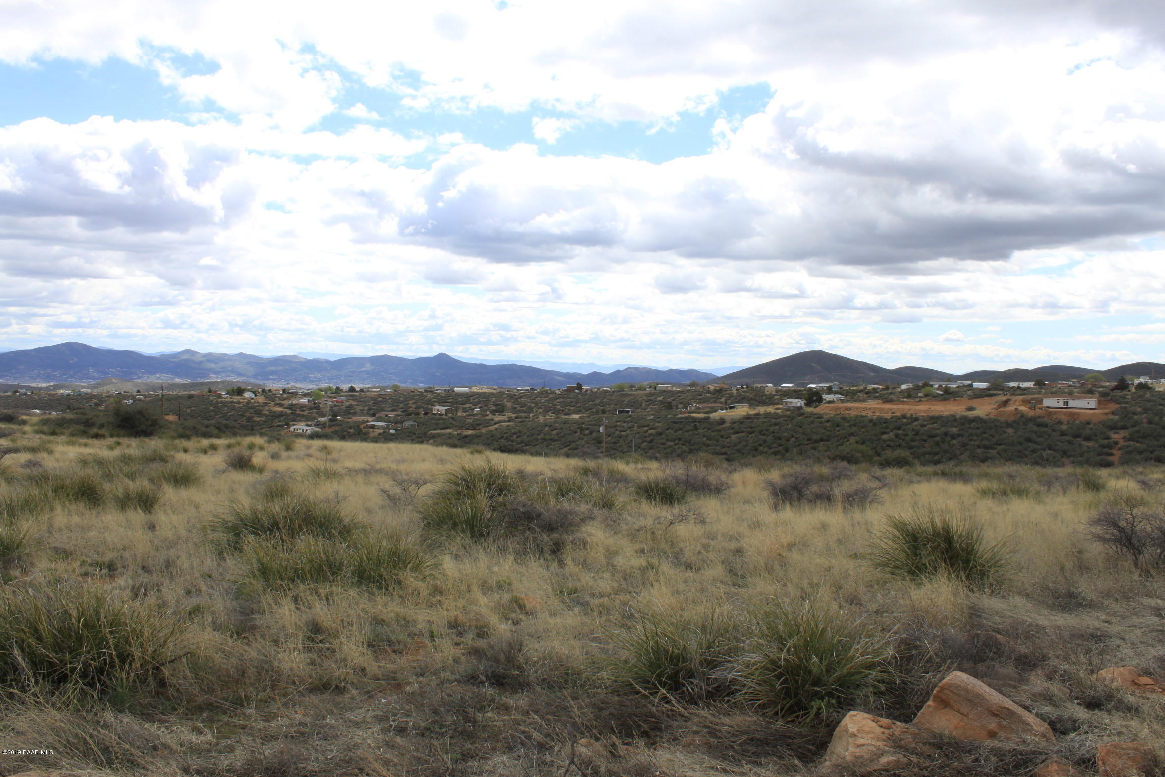 9240 Wolf Road Dewey-Humboldt, AZ 86327 - Photo 2 of 14 a view of lake with mountain