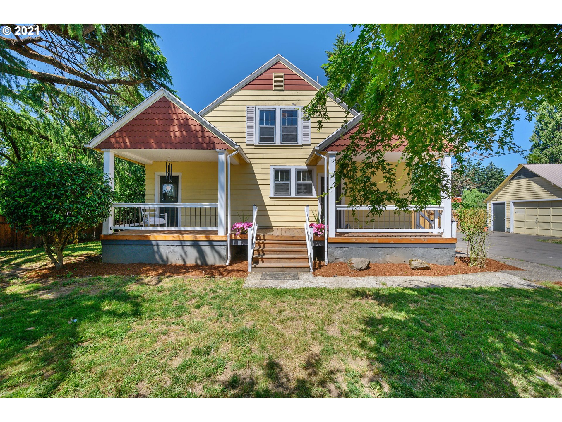 16039 Southeast Johnson Road Clackamas, OR 97015 - Photo 1 of 25 Gallery Image 1