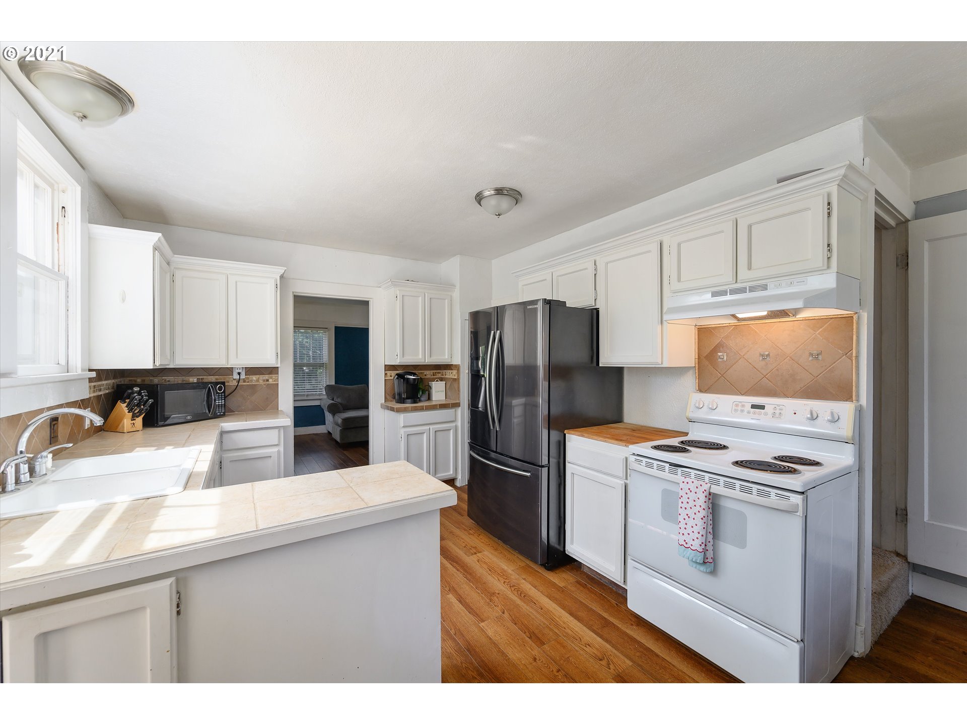 16039 Southeast Johnson Road Clackamas, OR 97015 - Photo 6 of 25 Gallery Image 6