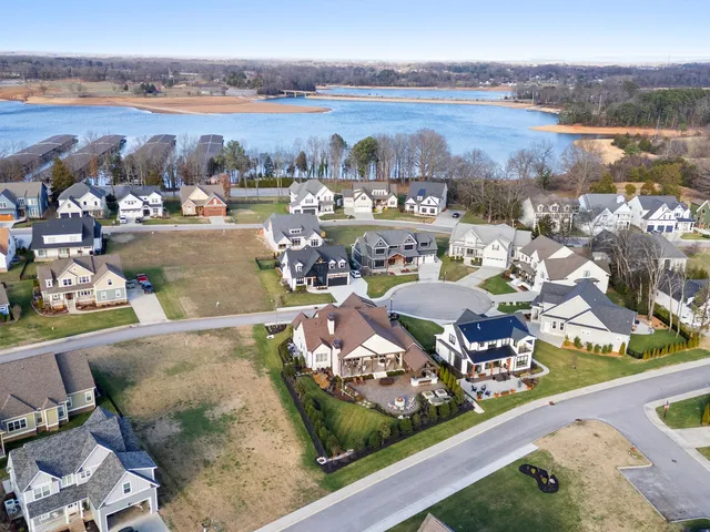 $1,579,900 | 160 WAKEBOARD Way, Winchester, TN 37398