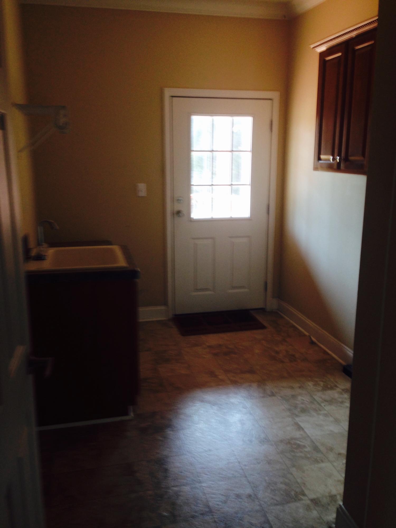 1035 Lebanon Road Ridgeville, SC 29472 - Photo 6 of 21 laundry