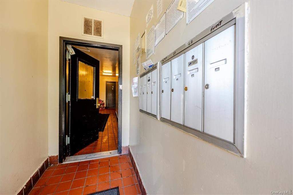 939 Croes Avenue Bronx, NY 10473 - Photo 4 of 34