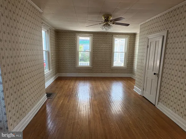 $1,200 | 50 East North Street, Unit 1, Waynesboro, PA 17268