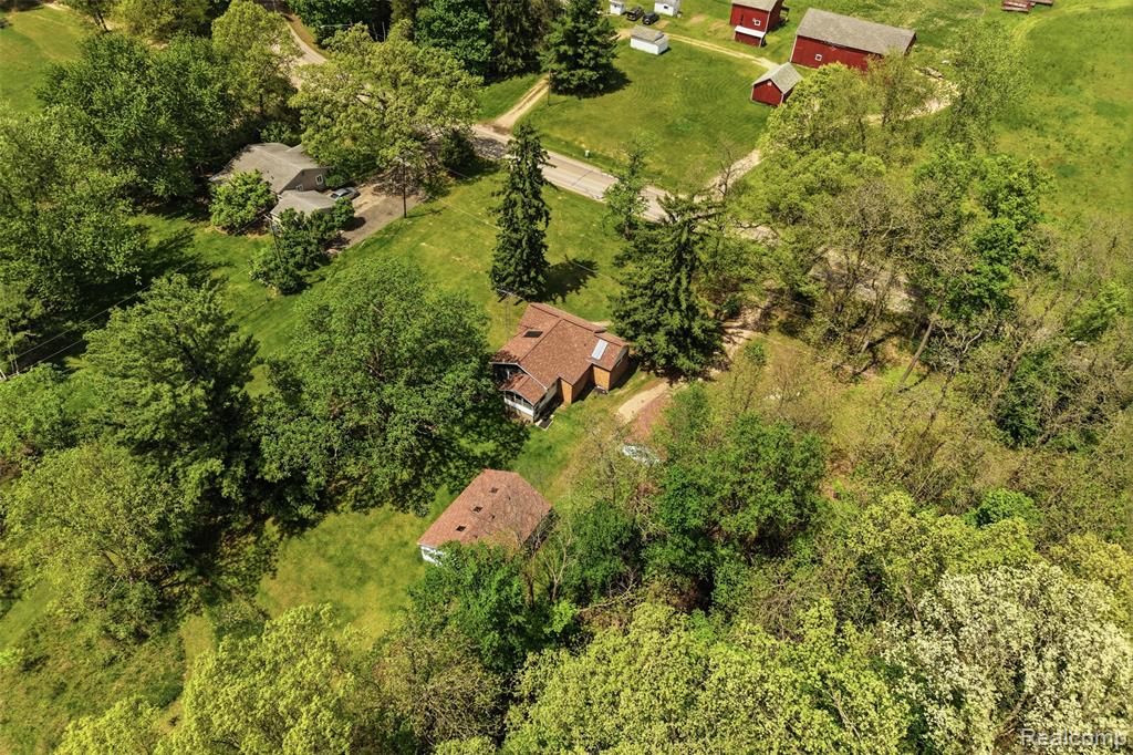 3405 West Coon Lake Road Howell, MI 48843 - Photo 34 of 36