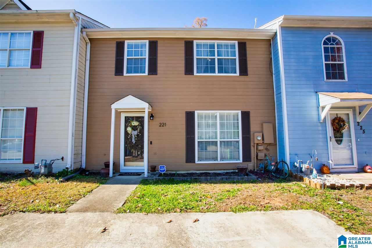 221 Willow Point Circle Alabaster, AL 35007 - Photo 2 of 35