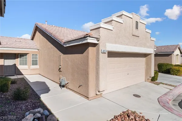 $2,300 | 4824 Violet Bay Court, Las Vegas, NV 89131