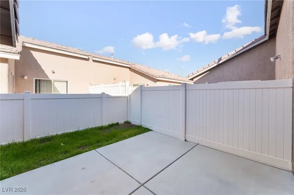 $2,300 | 4824 Violet Bay Court, Las Vegas, NV 89131