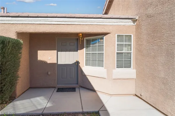 $2,300 | 4824 Violet Bay Court, Las Vegas, NV 89131