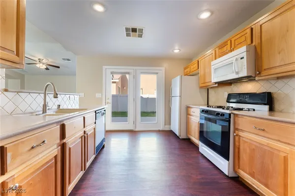 $2,300 | 4824 Violet Bay Court, Las Vegas, NV 89131