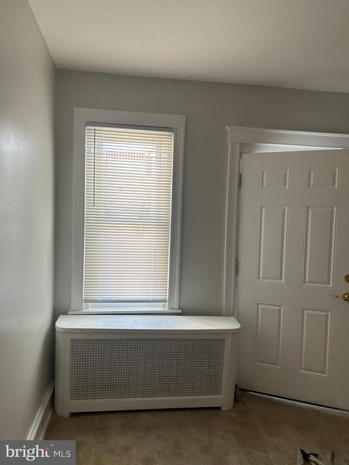 46 Lamport Road Upper Darby, PA 19082 - Photo 8 of 33 a bathroom with a bathtub