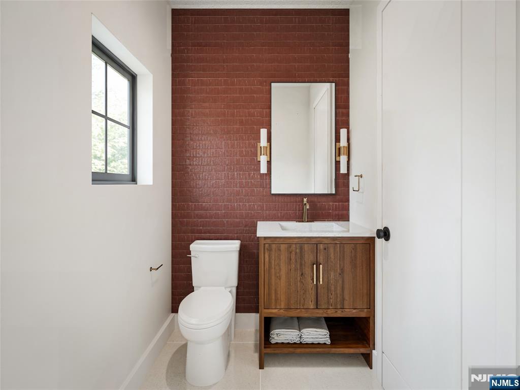 82 A Hazelton Street Ridgefield Park, NJ 07660 - Photo 8 of 11