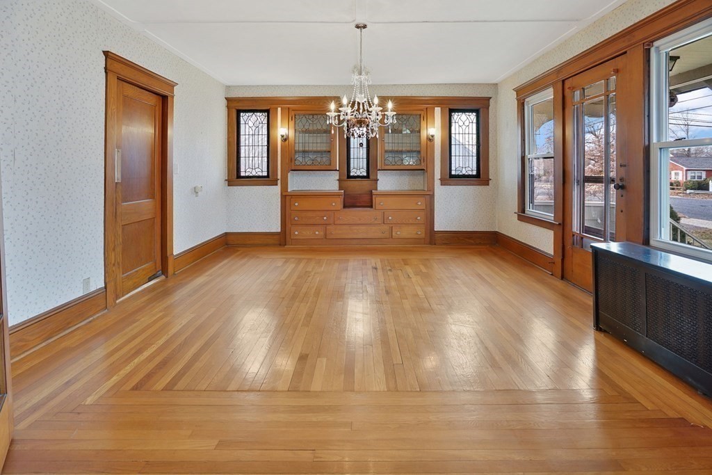 6 Carlos Street Springfield, MA 01104 - Photo 11 of 38 Gallery Image 11