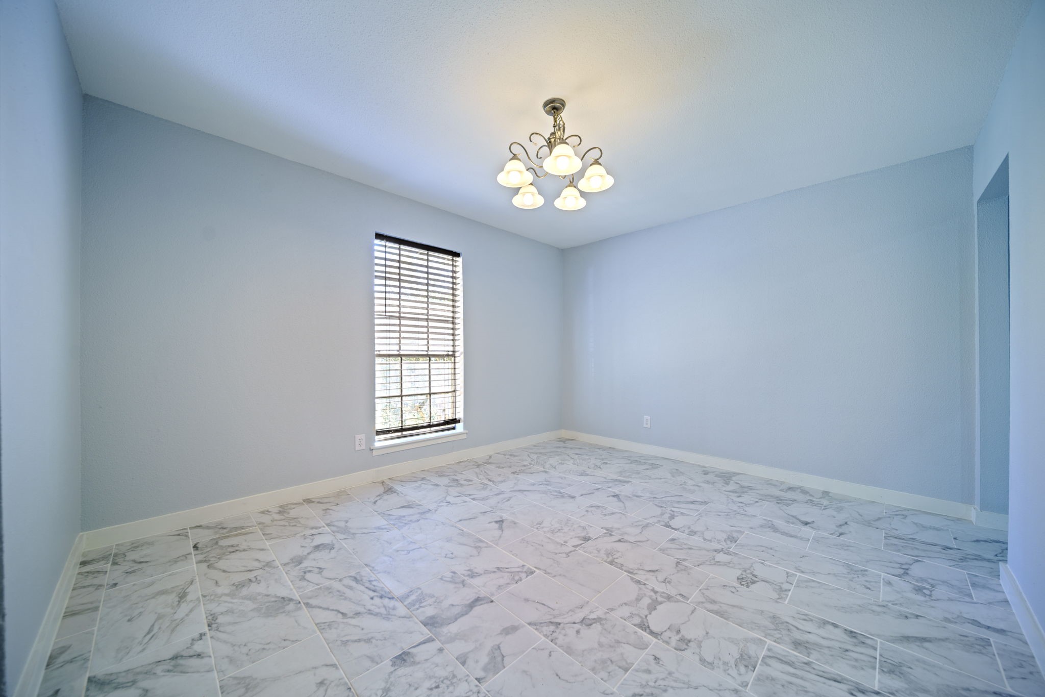 5015 Fitzwater Drive Spring, TX 77373 - Photo 3 of 18