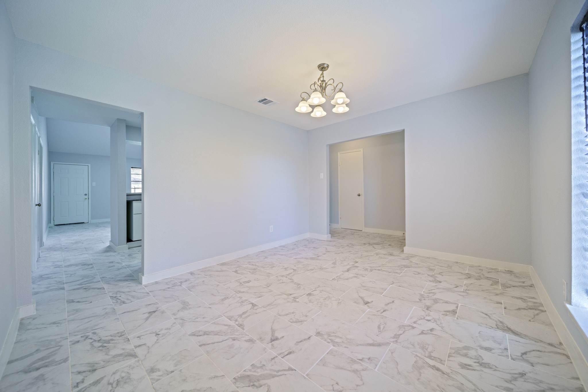 5015 Fitzwater Drive Spring, TX 77373 - Photo 4 of 18