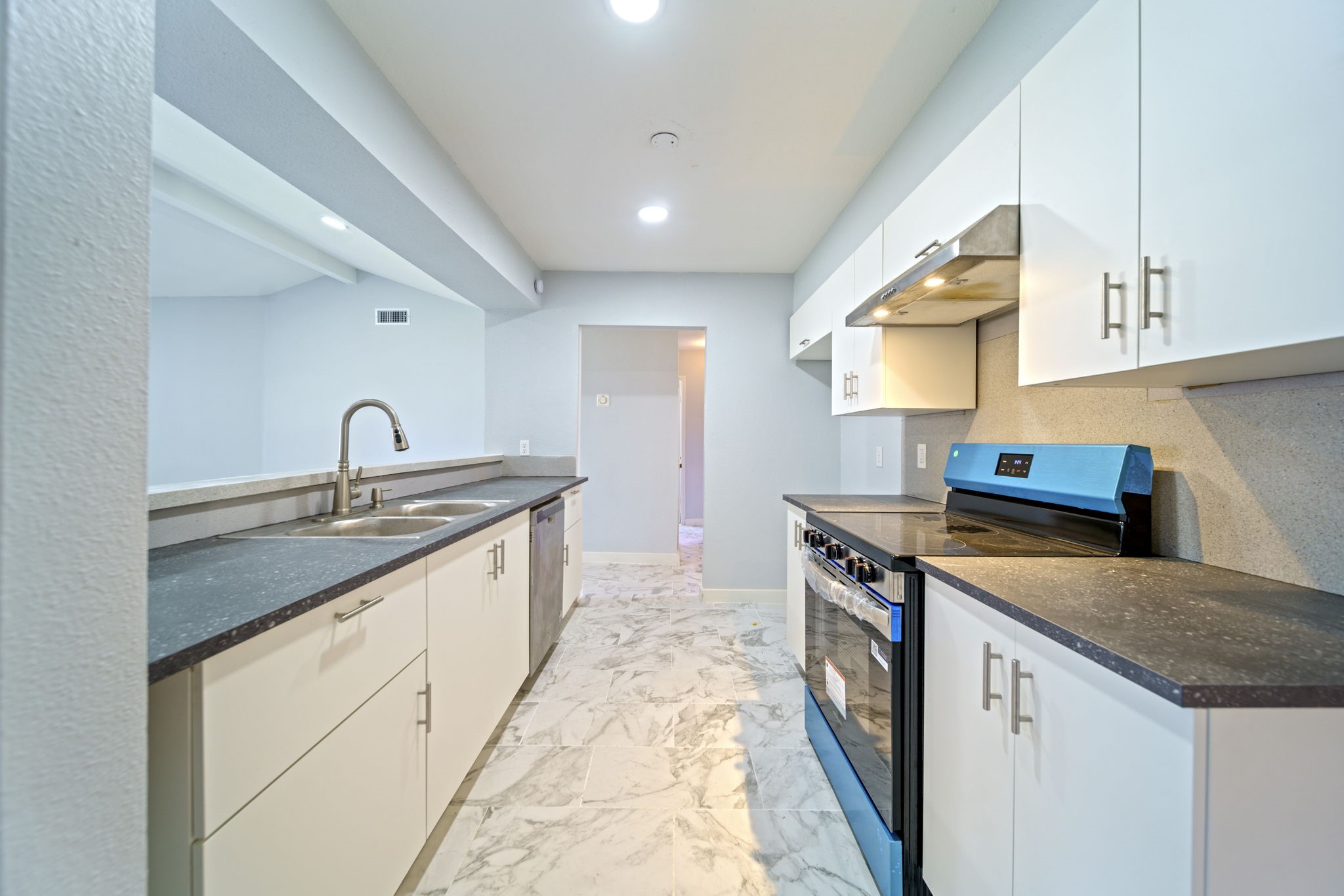 5015 Fitzwater Drive Spring, TX 77373 - Photo 5 of 18