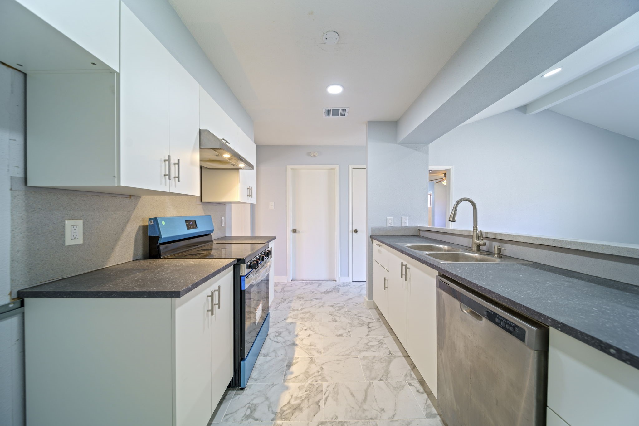 5015 Fitzwater Drive Spring, TX 77373 - Photo 6 of 18