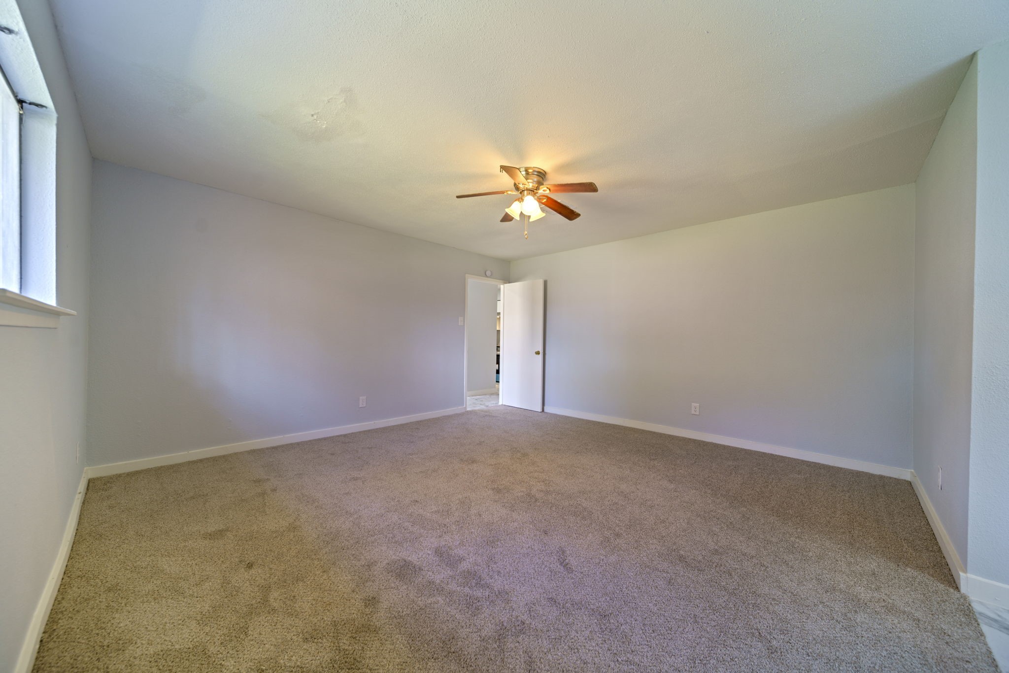 5015 Fitzwater Drive Spring, TX 77373 - Photo 10 of 18