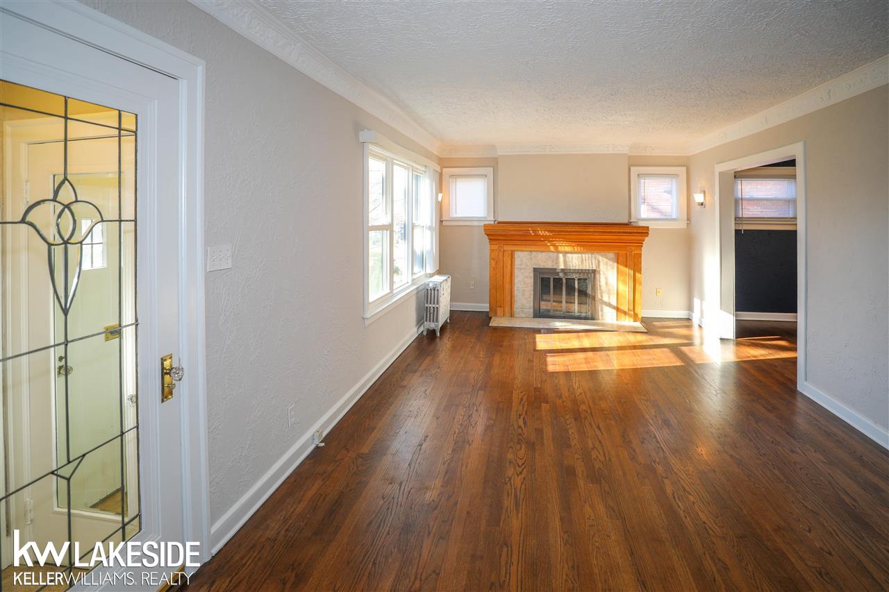 478 Cloverly Road Grosse Pointe Farms, MI 48236 - Photo 8 of 33