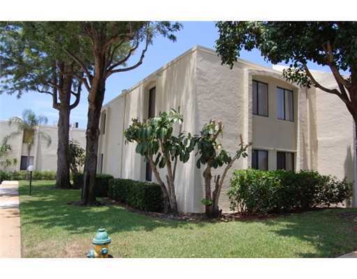 150 Pineview Road, Unit L1 Jupiter, FL 33469 - Photo 1 of 1 Primary Photo