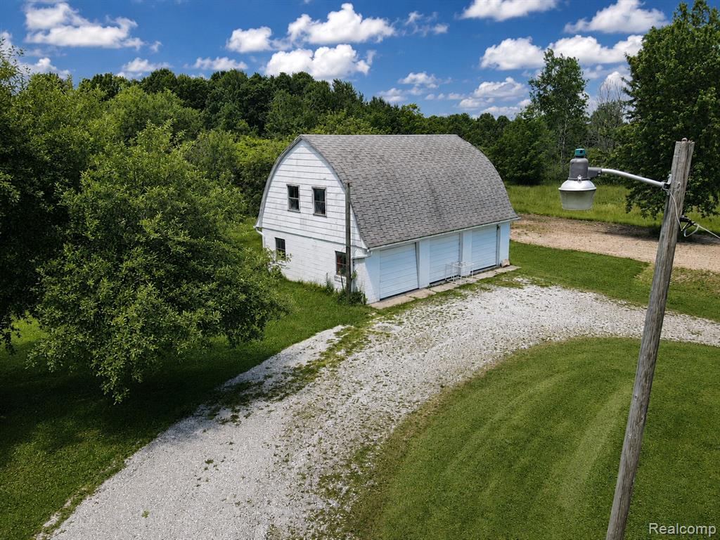 5893 Cribbins Road Avoca, MI 48006 - Photo 4 of 27