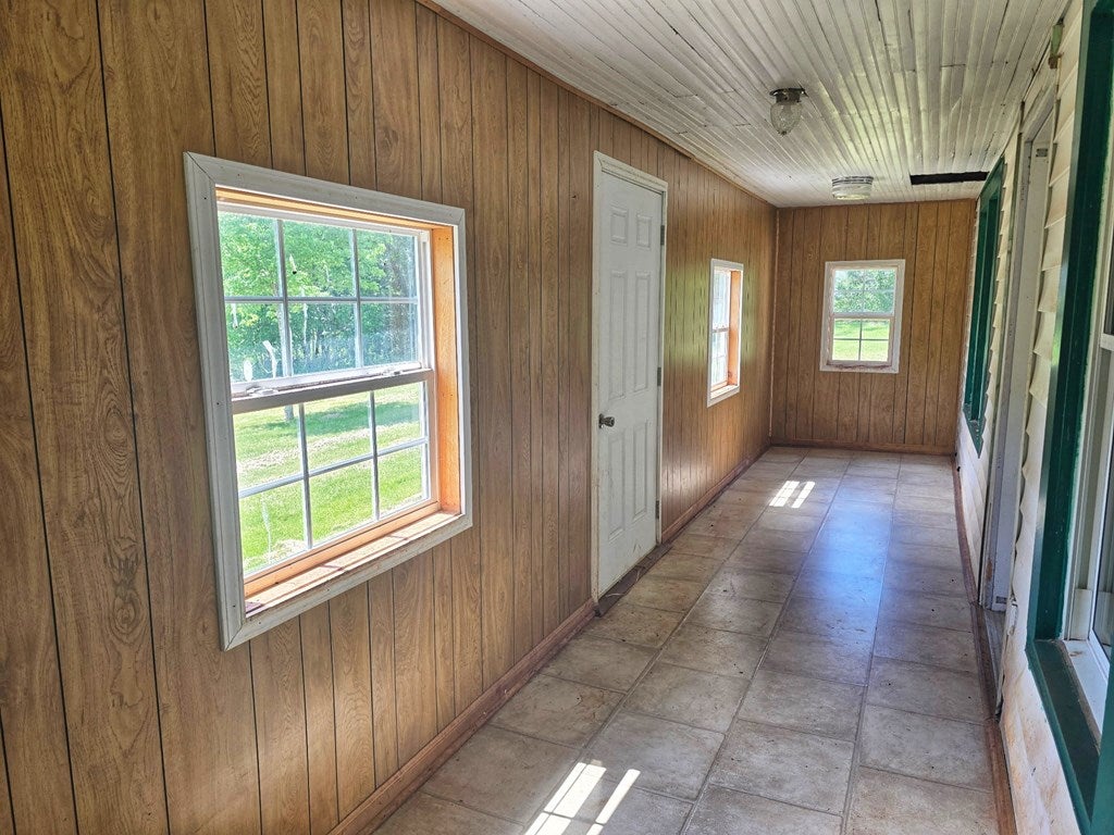 906 Sanders Mines Road Max Meadows, VA 24360 - Photo 6 of 24 Gallery Image 6