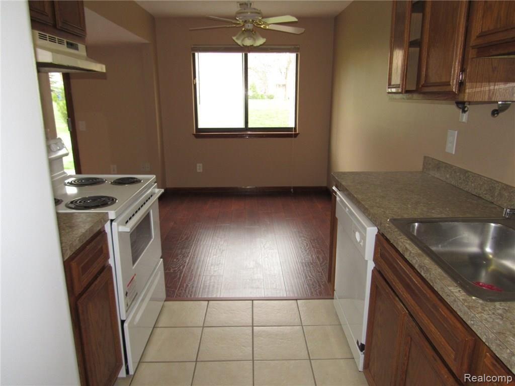 54121 Powderhorn Ridge Utica, MI 48316 - Photo 23 of 29
