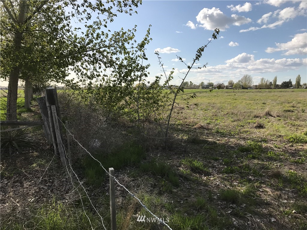 -nna Robinson Road Northeast Moses Lake, WA 98837 - Photo 3 of 11 Gallery Image 3