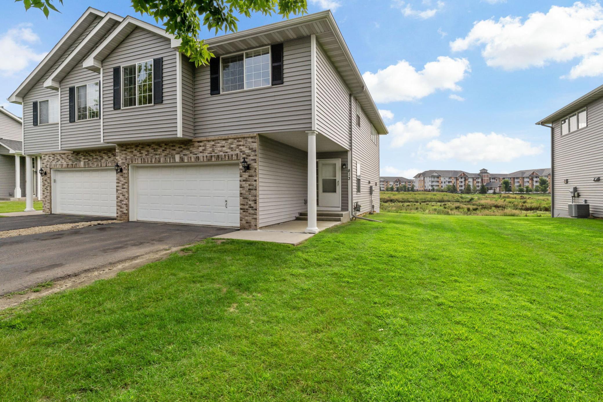 813 Alysheba Road Shakopee, MN 55379 - Photo 2 of 28 Gallery Image 2