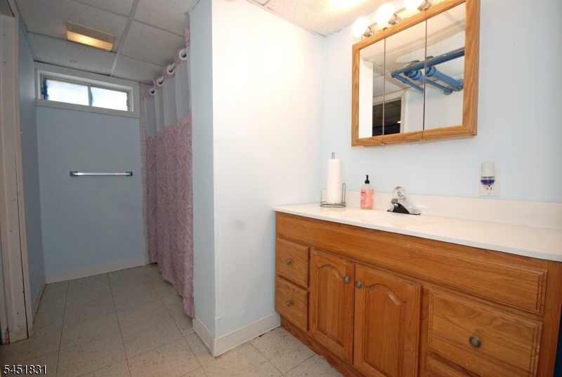 131 Weiss Terrace Raritan, NJ 08869 - Photo 27 of 40 Gallery Image 27