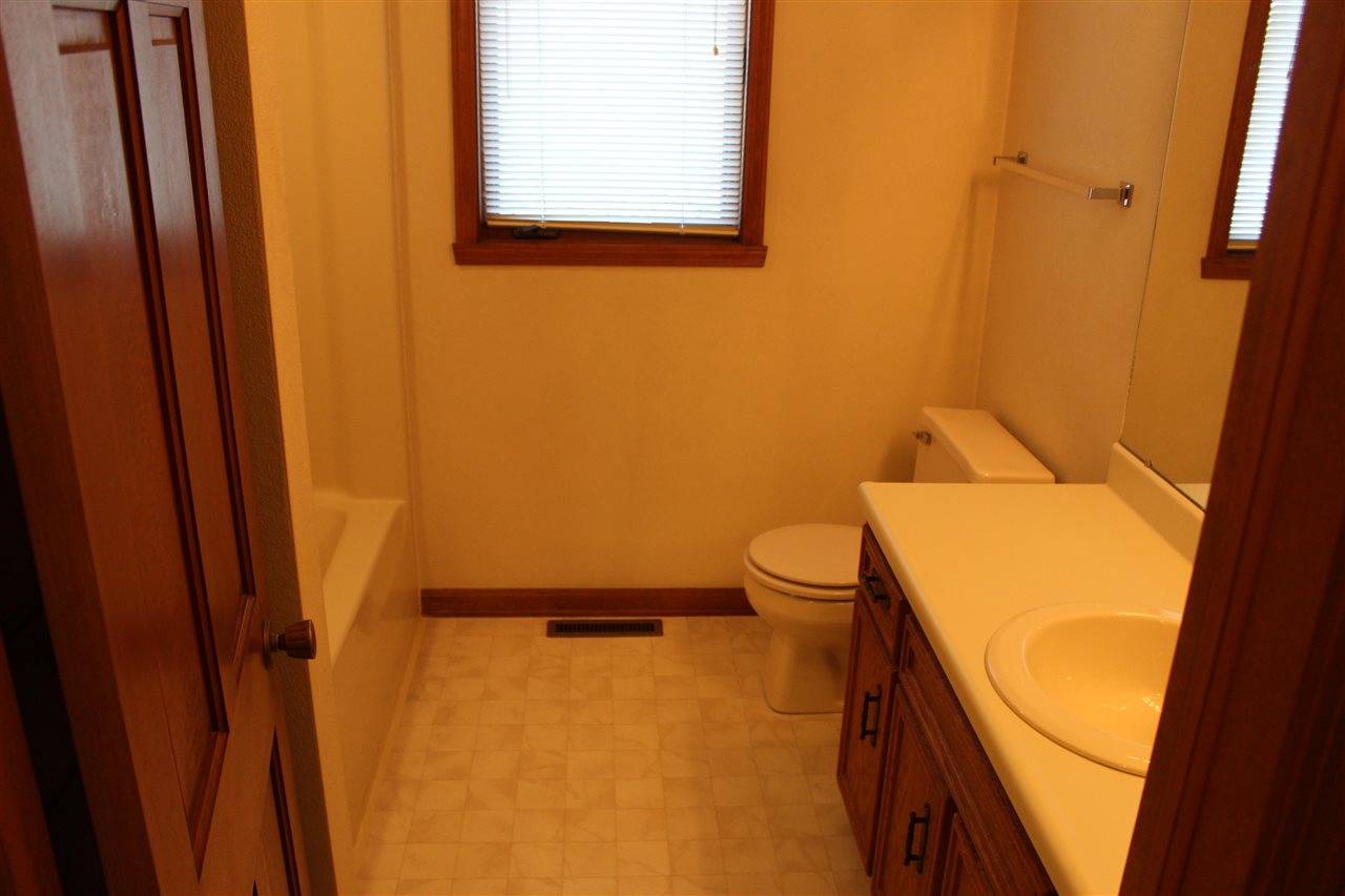 1721 Highridge Road Rockford, IL 61108 - Photo 15 of 25 Gallery Image 15