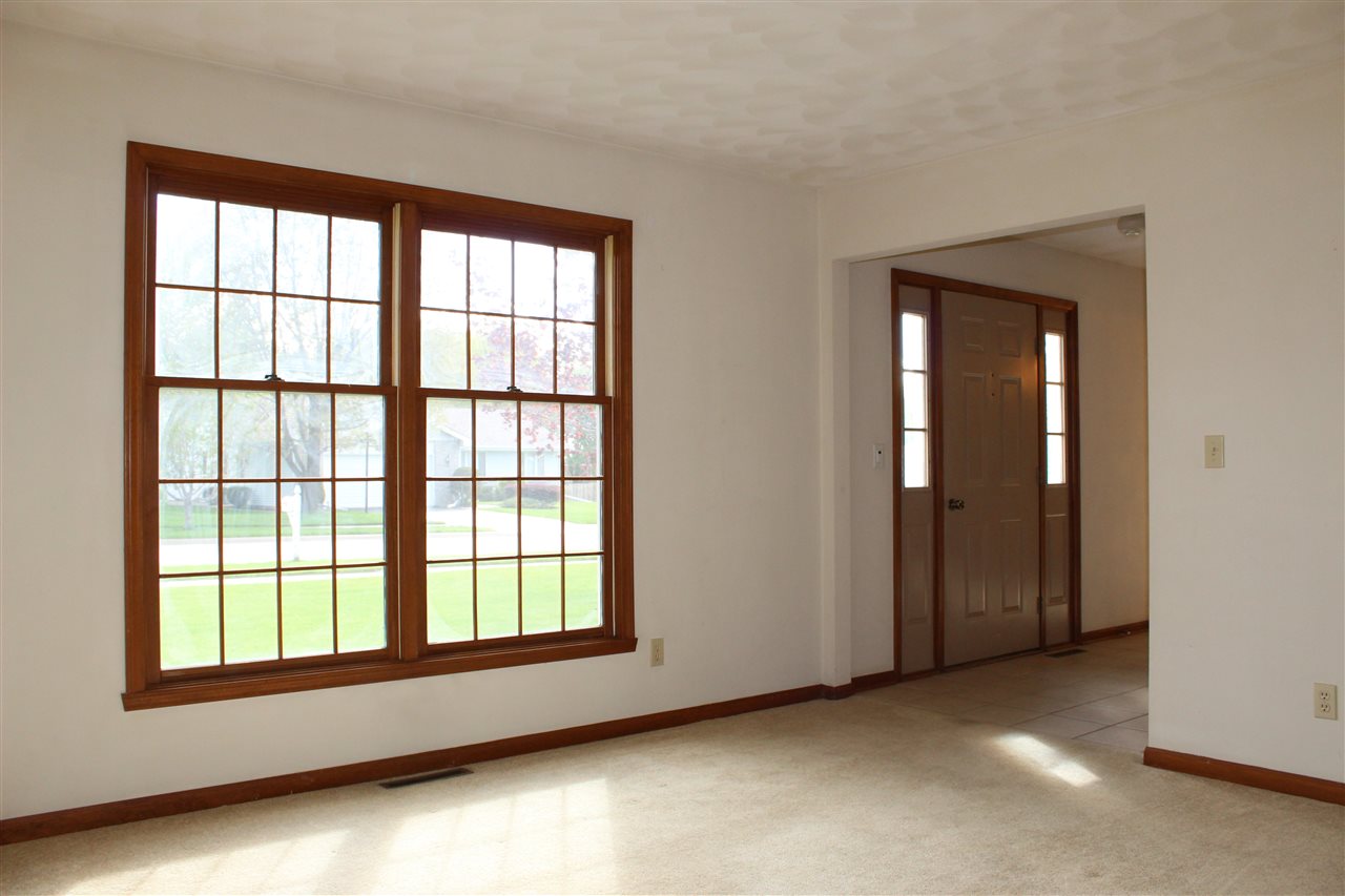 1721 Highridge Road Rockford, IL 61108 - Photo 3 of 25 Gallery Image 3