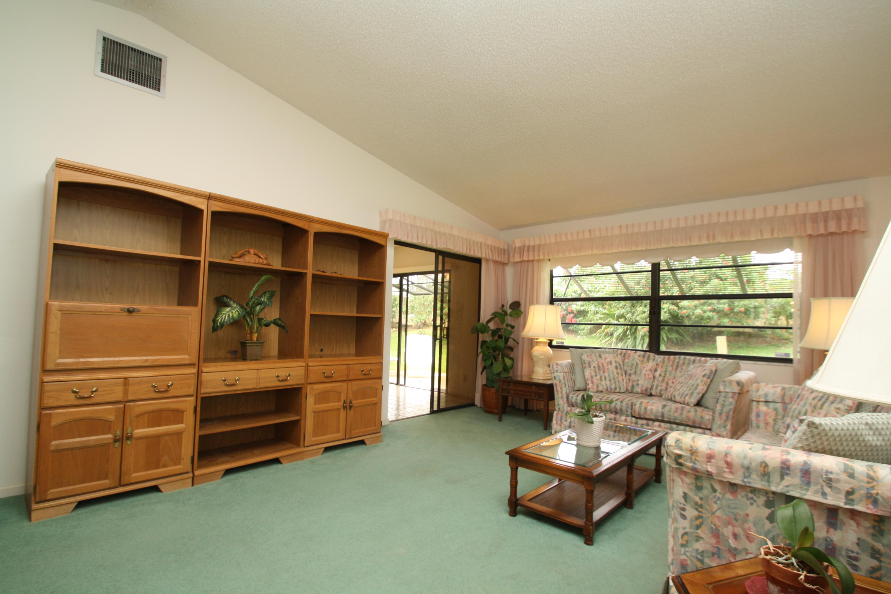 2 Ridge Pointe Drive, Unit F Boynton Beach, FL 33435 - Photo 13 of 29 Living Room