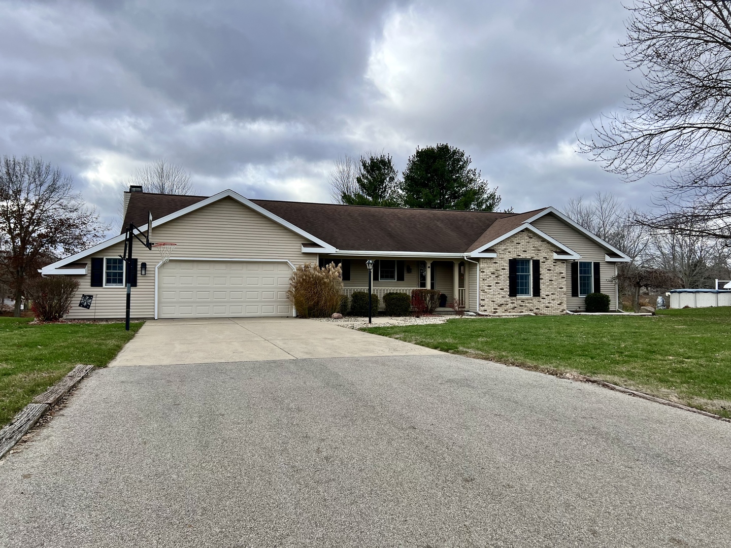 47 Springchester Mattoon, IL 61938 - Photo 3 of 44