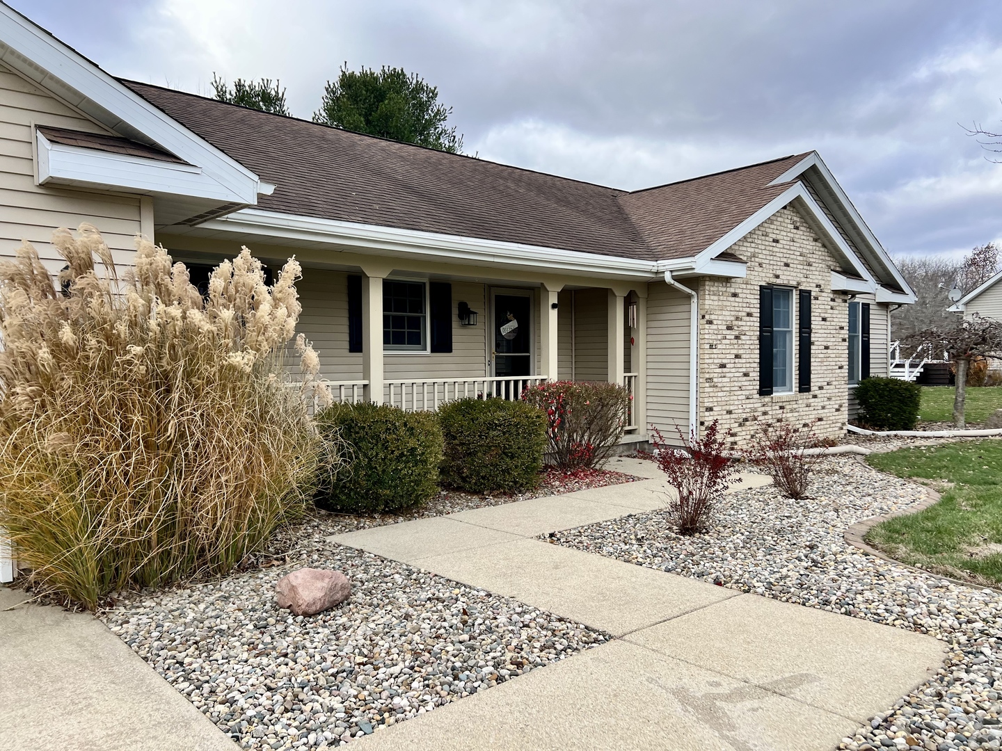 47 Springchester Mattoon, IL 61938 - Photo 4 of 44