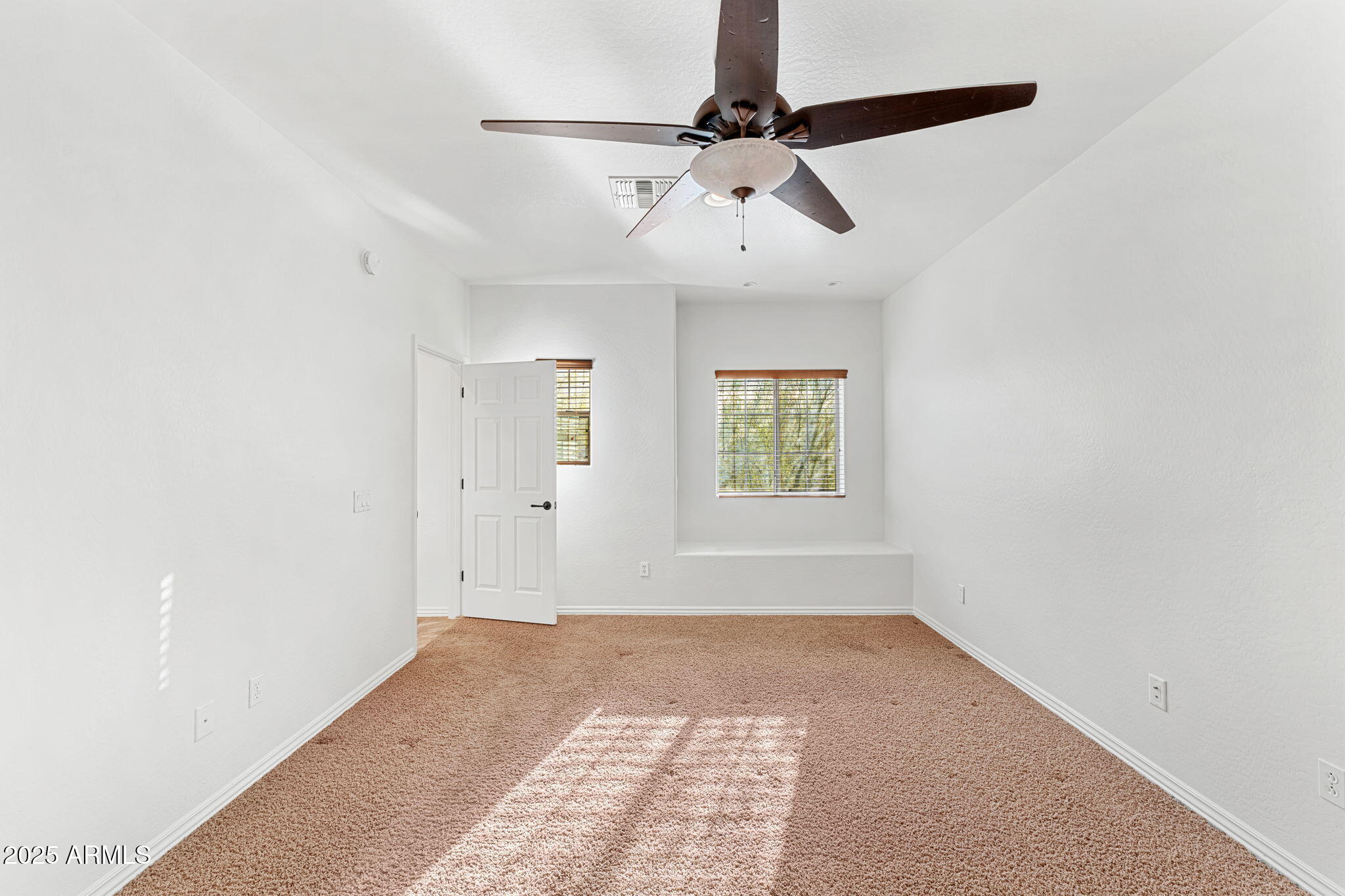 3935 East Rough Rider Road, Unit 1235 Phoenix, AZ 85050 - Photo 28 of 52 30-web-or-mls-DSC07208-HDR_1