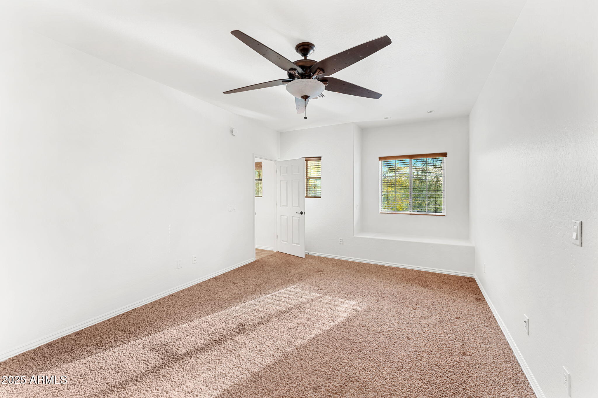 3935 East Rough Rider Road, Unit 1235 Phoenix, AZ 85050 - Photo 29 of 52 31-web-or-mls-DSC07218-HDR_1