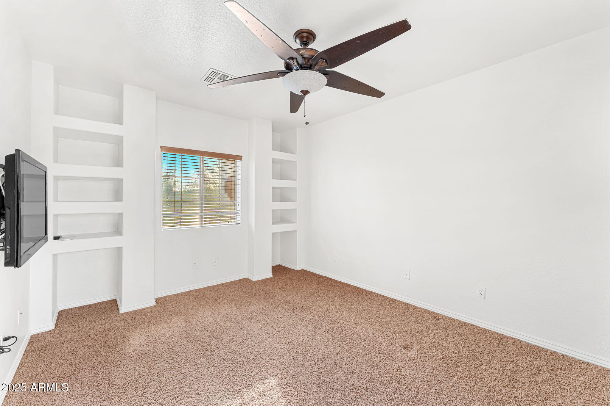 3935 East Rough Rider Road, Unit 1235 Phoenix, AZ 85050 - Photo 36 of 52 38-web-or-mls-DSC07228-HDR_1