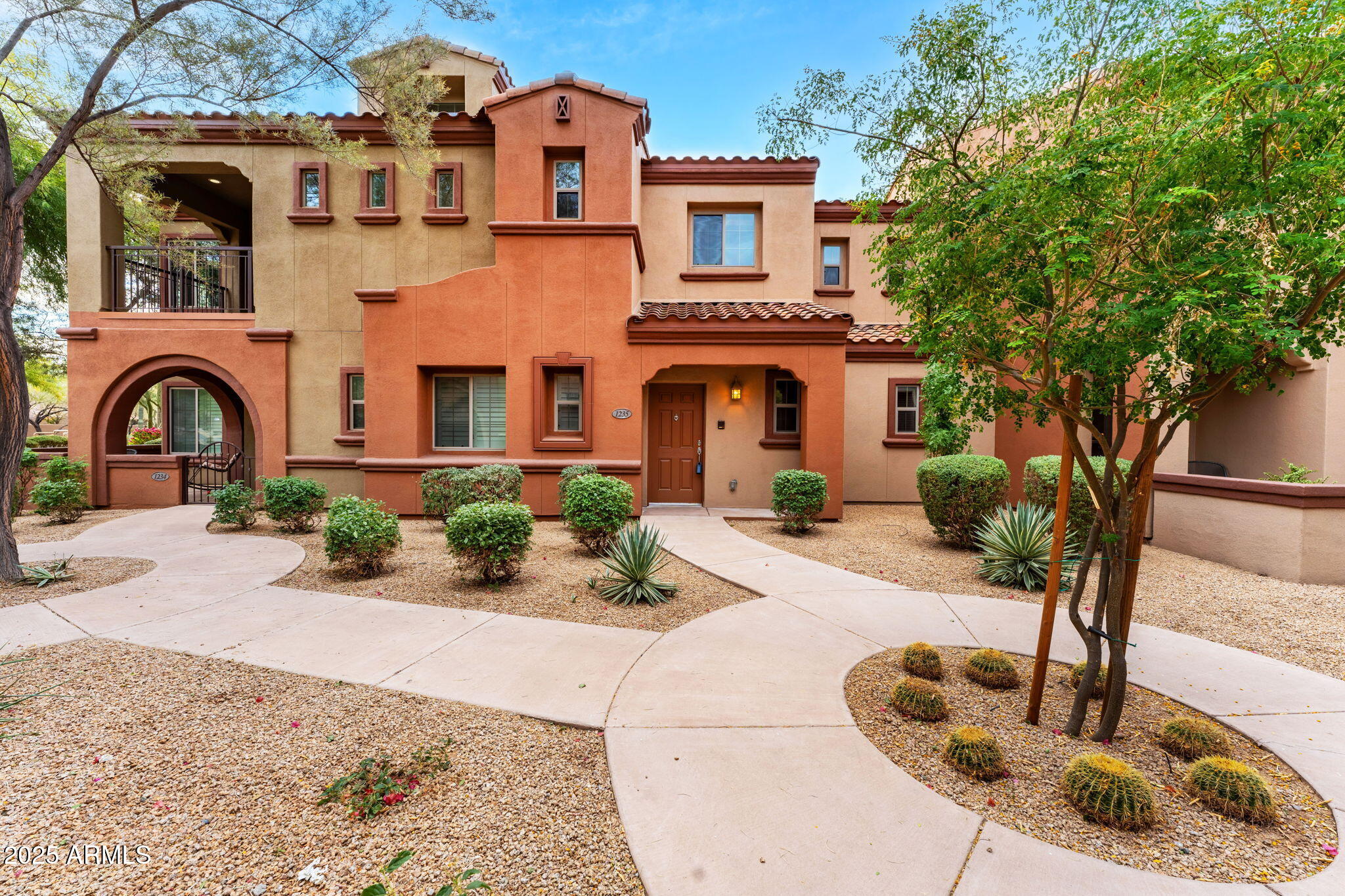 3935 East Rough Rider Road, Unit 1235 Phoenix, AZ 85050 - Photo 4 of 52 3-web-or-mls-DSC07072-HDR_1